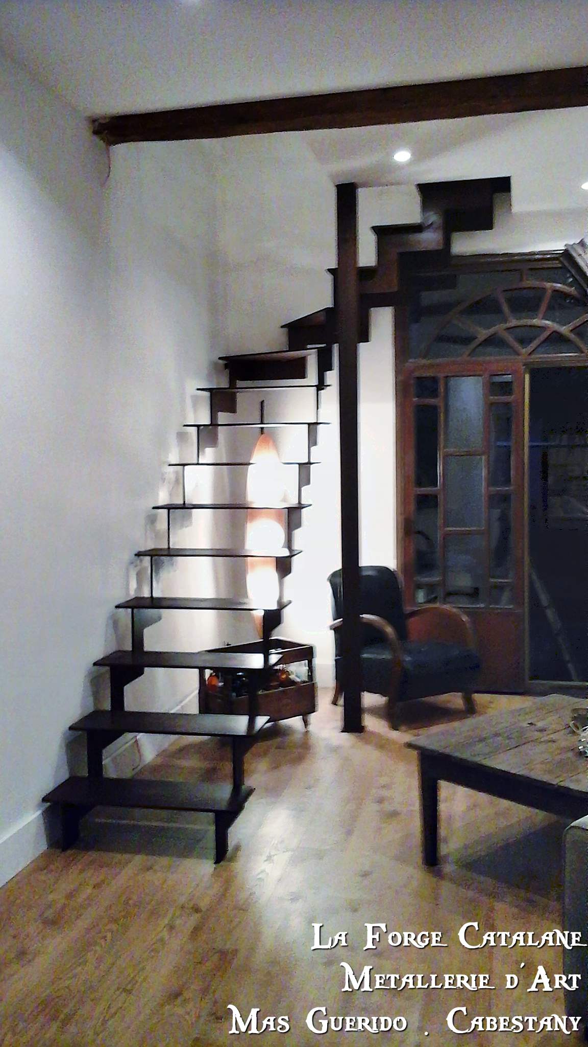 escalier limon cremaillere double decoupe laser marches fer 20 forge catalane.jpg